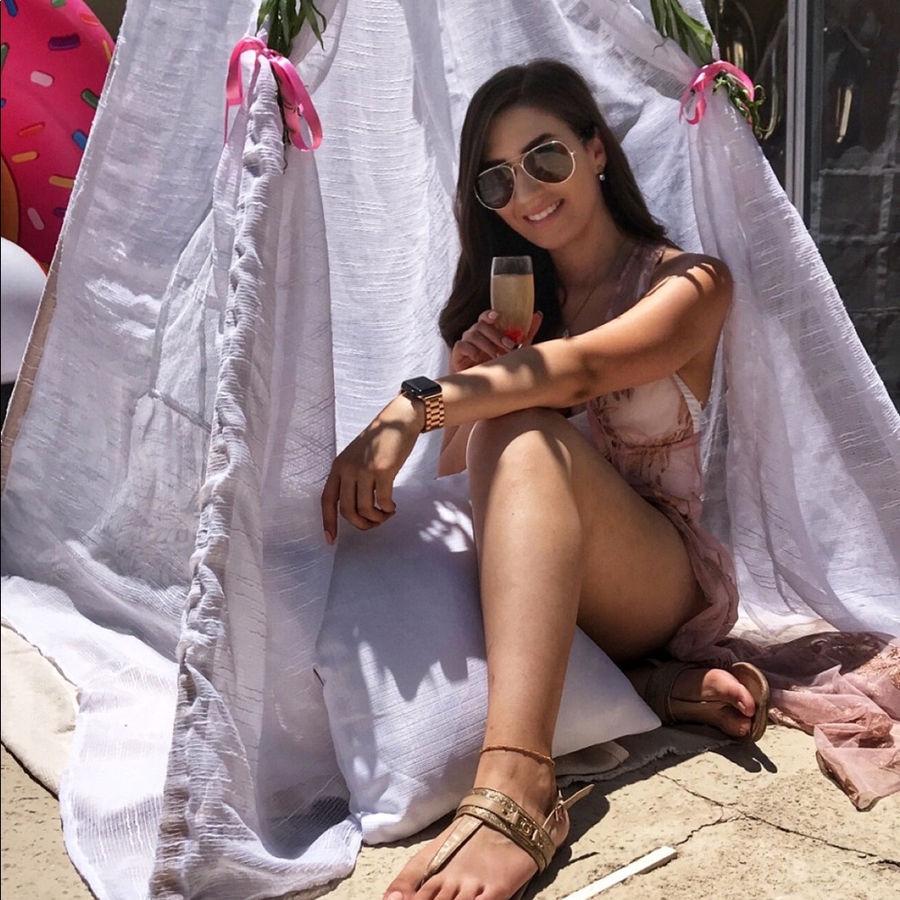 Meet your Posher, Evelyn